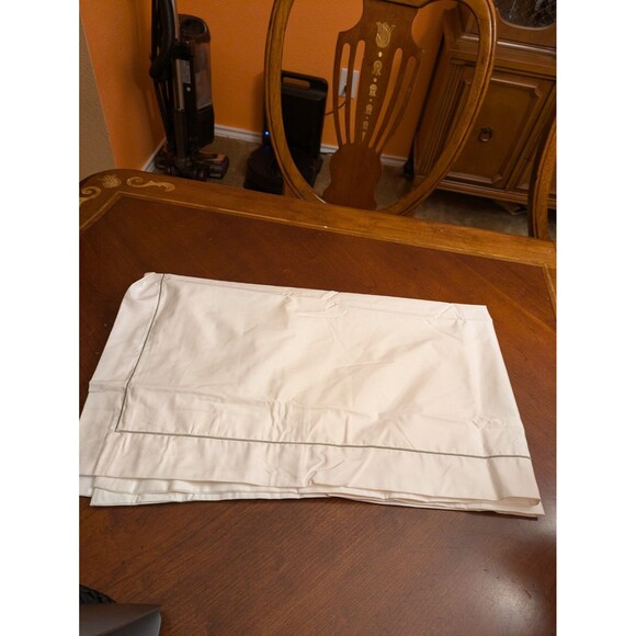 Hilton Hotel Pillowcase Sham White Sateen With Gray Stripe King Set 2 - Picture 4 of 15